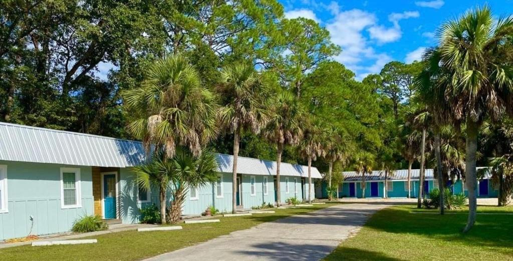 The Panacea Motel Exterior photo
